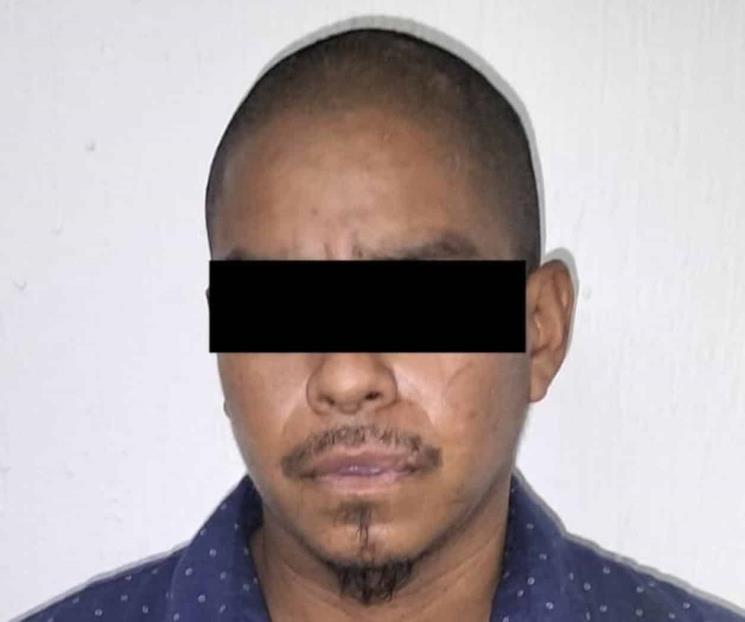 Agrede a mujer con machete, lo detienen