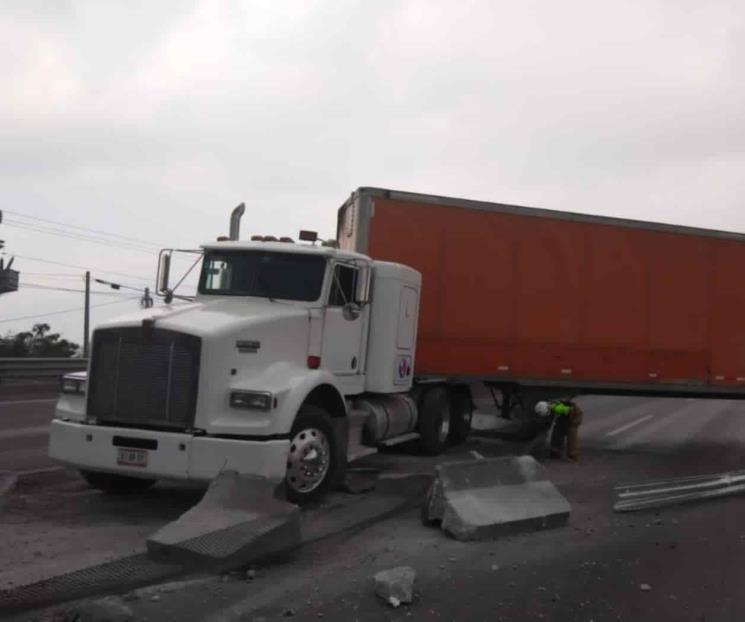 Choca tráiler tras quedarse sin frenos en Libramiento