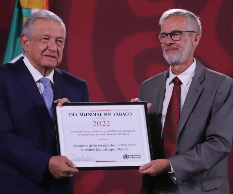 OMS premia a AMLO por su labor a favor de salud OMS premia a AMLO por su labor a favor de salud