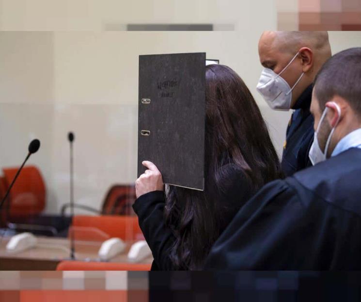  Condenan a mujer que apoyó al EI