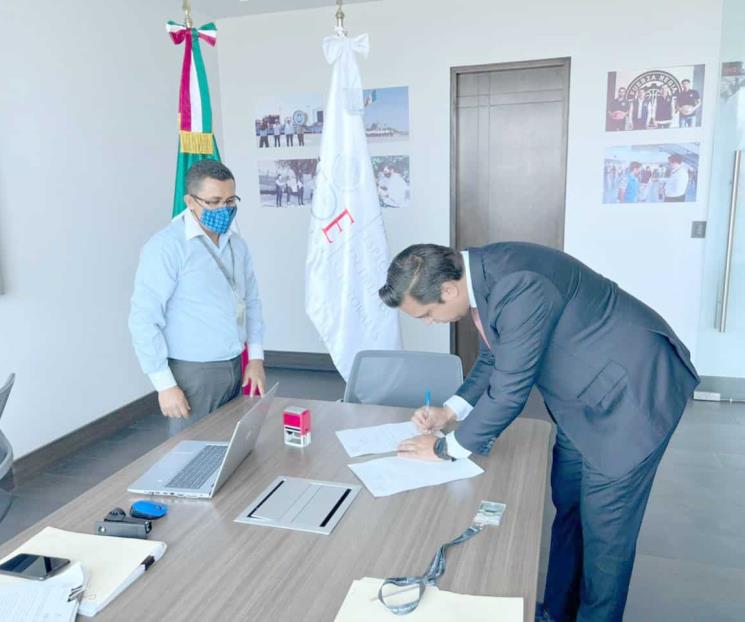 Denuncia Nava desvió de recursos en Santa Catarina
