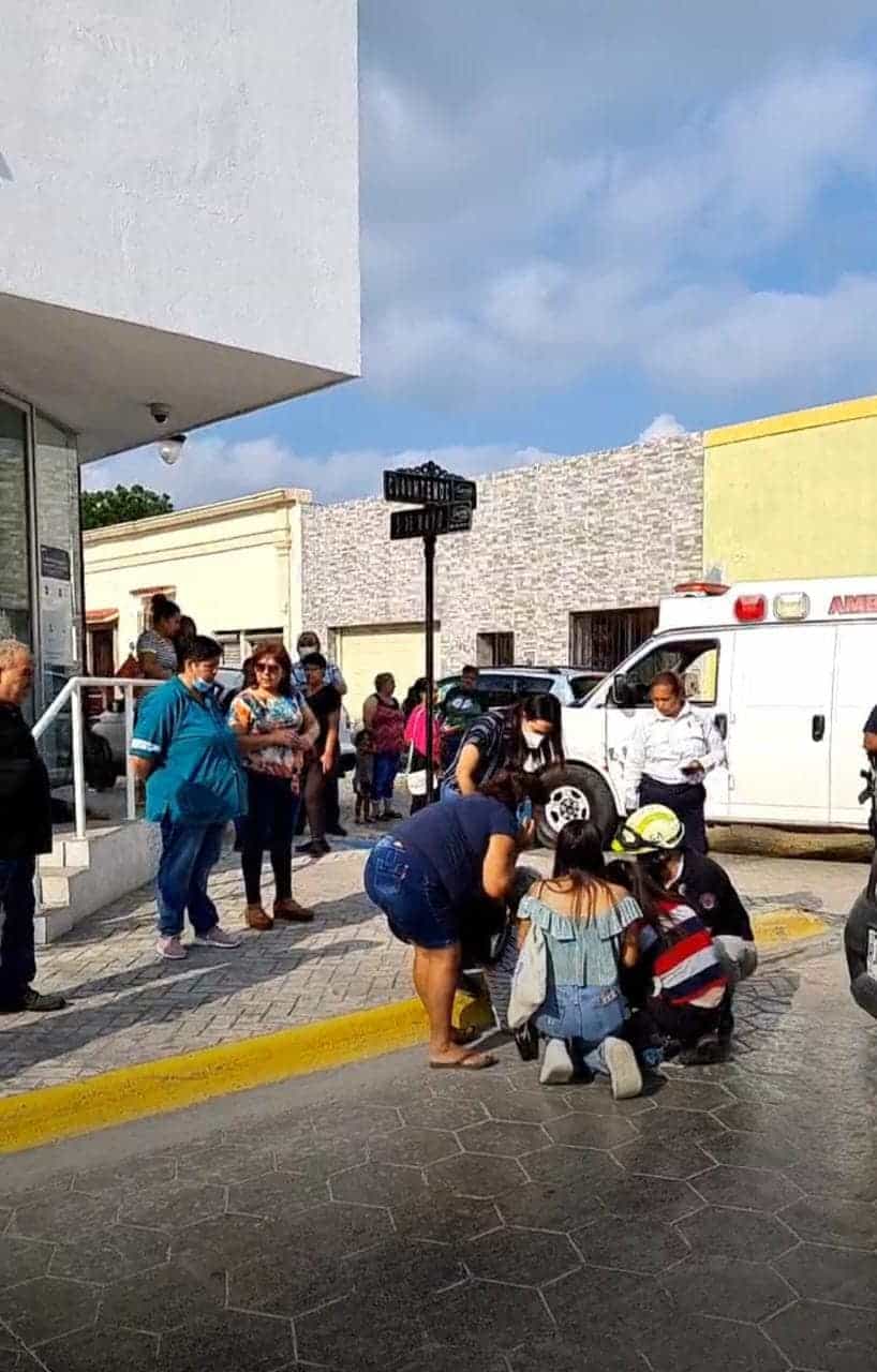 Una mujer terminó con diversas lesiones, después de ser arrollada por un camión repartidor