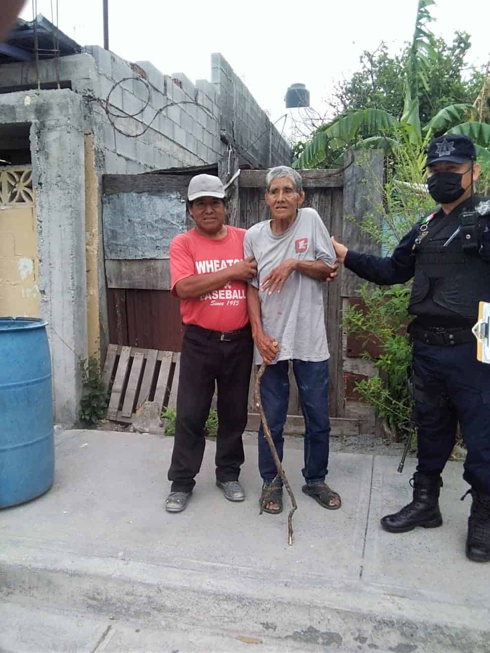 Ubicaron a un adulto mayor que se salió de su casa, y al parecer perdió la memoria