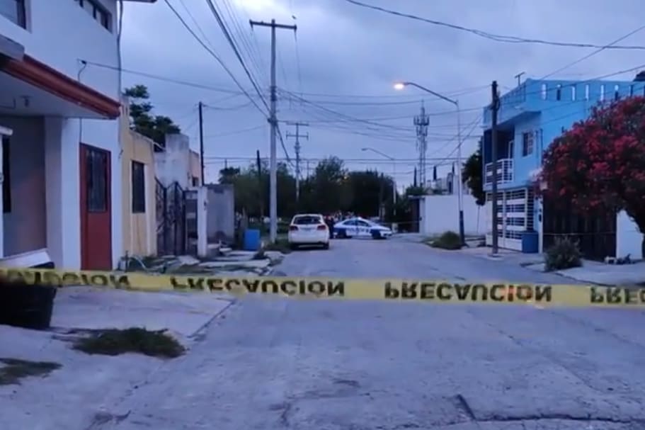 El ataque contra un domicilio en el municipio de Cadereyta Jiménez por parte de hombres armados que viajaban en dos camionetas, dejó ayer a una persona lesionada