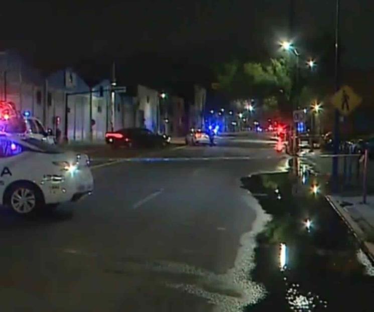 Muere menor electrocutado al tocar semáforo