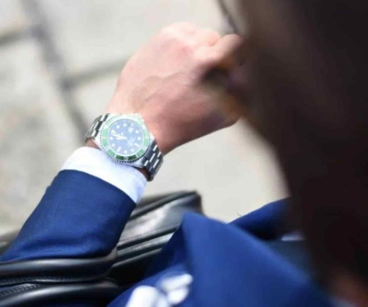 Ve AMLO probable eliminar horario de verano