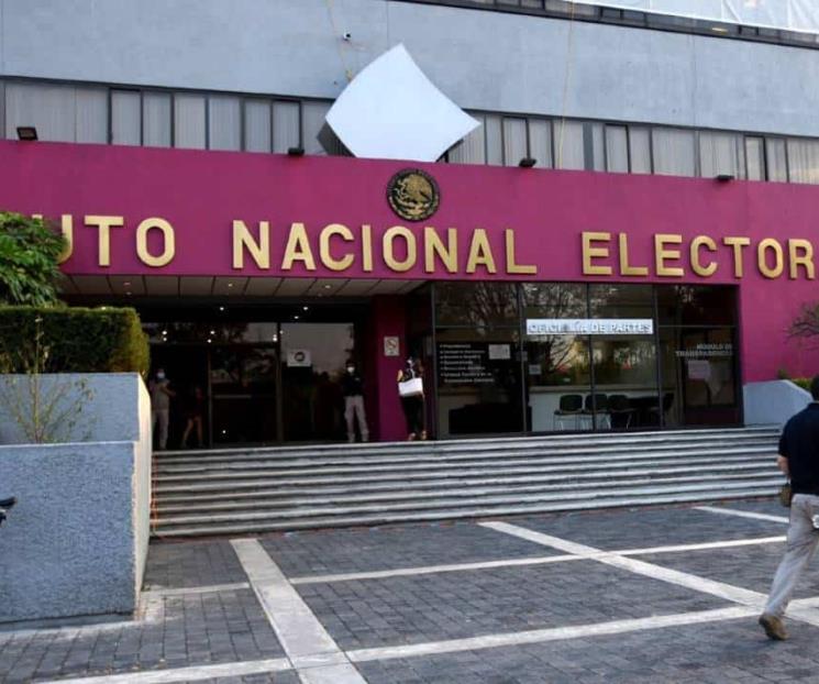 AMLO marca distancia tras resolución de SCJN sobre INE