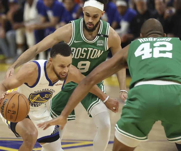 Boston pega primero