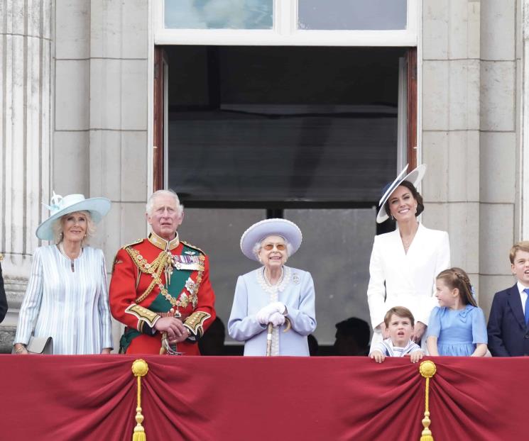 Inician festejos del jubileo de platino de reina Isabel II