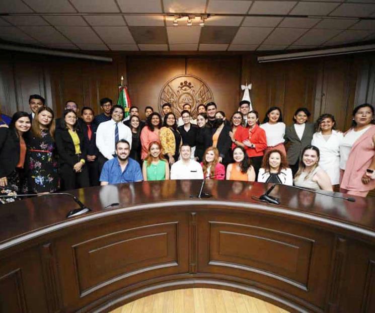 Tiene Monterrey el Primer Parlamento Juvenil