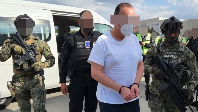 Acude Duarte en silla de ruedas en segundo día de audiencias Acude Duarte en silla de ruedas en segundo día de audiencias