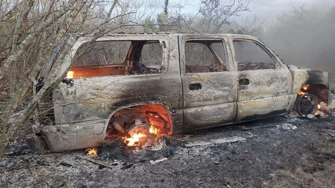 El hombre que fue encontrado calcinado dentro de una camioneta abandonada en el municipio de Los Ramones, Nuevo León, fue identificado por sus familiares