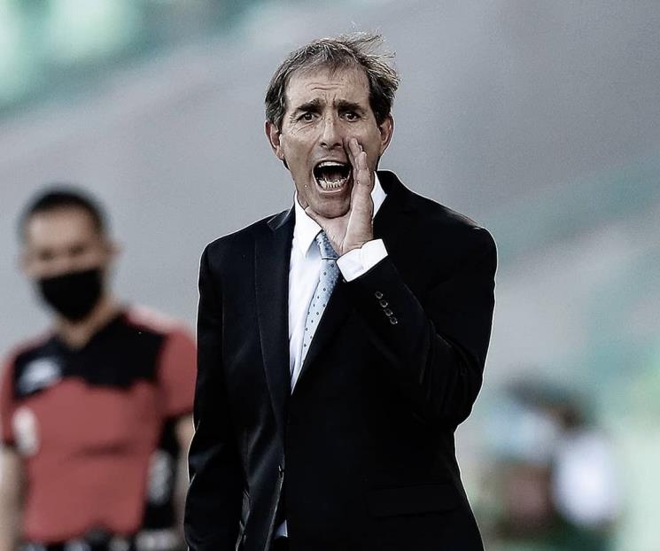 Afirma Guillermo Almada que es candidato a dirigir al TRI