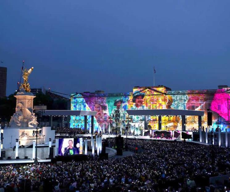 Estrellas del pop celebran a Isabel II Estrellas del pop celebran a Isabel II