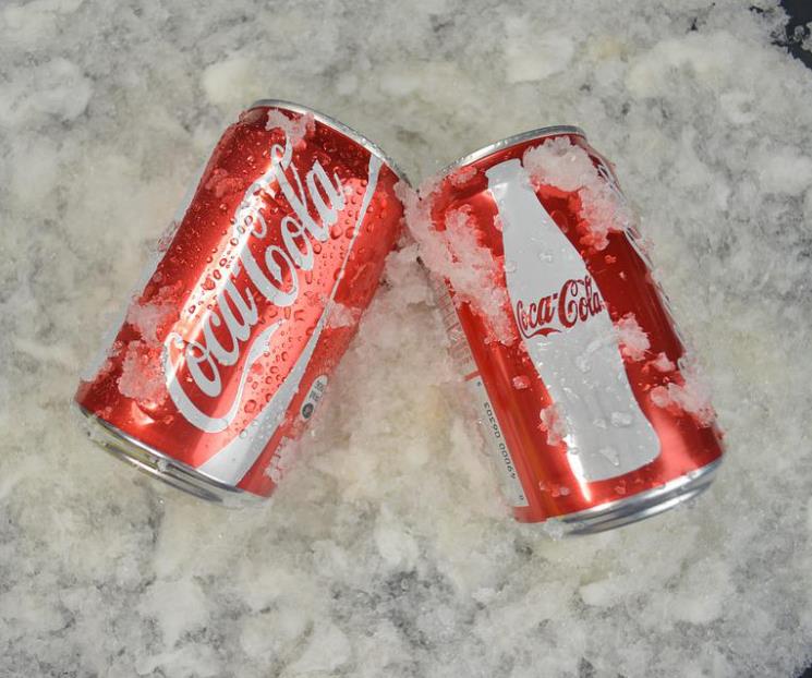 Conoce qué pasa si tomas refresco todos los días