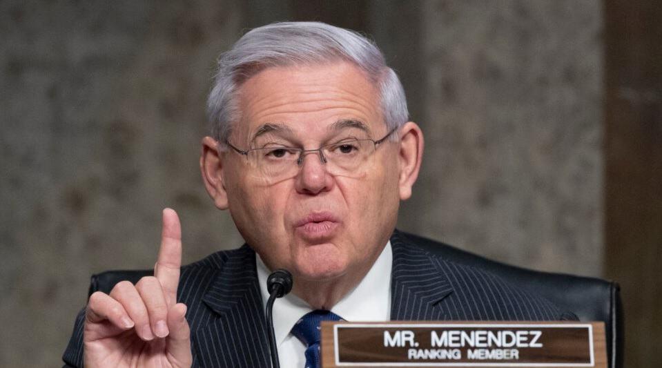 Preocupante que AMLO esté del lado de dictadores: senador EU