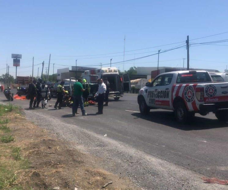 Derrapa en su moto y sale herido