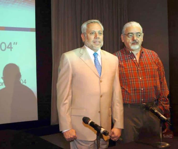 Defiende Marco Flavio a Luis de Llano