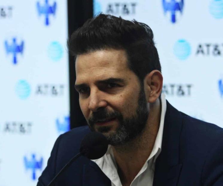 A un mes de ser eliminado ¡aún no tiene refuerzos!