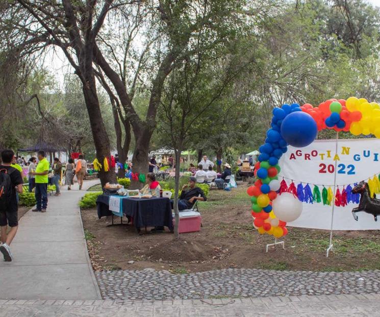 Llevan productos del campo a Ciudad Universitaria
