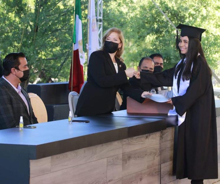 Impulsan a bachilleres a ser “detonadores de progreso”