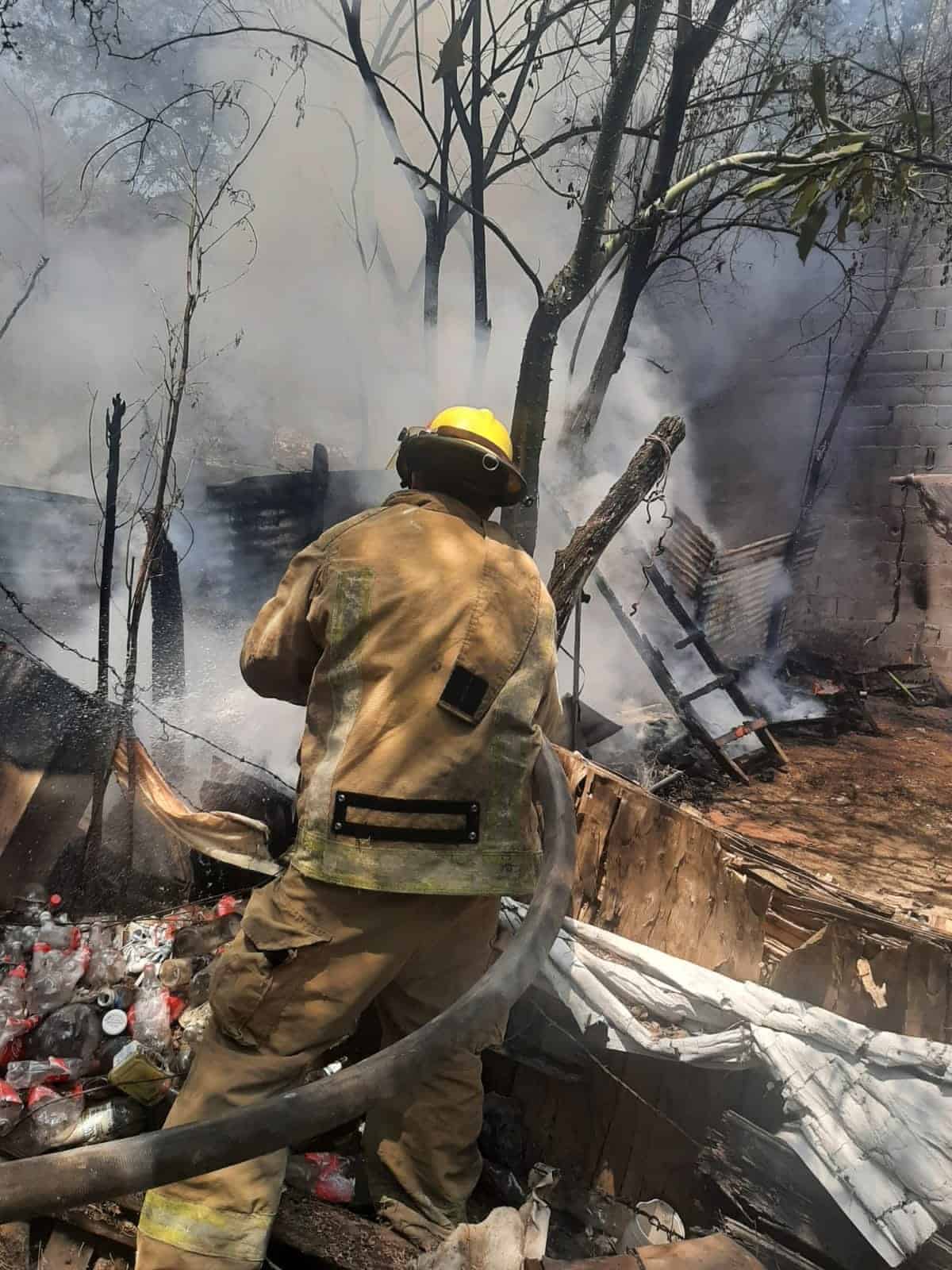 Reportan el incendio de una vivienda en el centro de Montemorelos