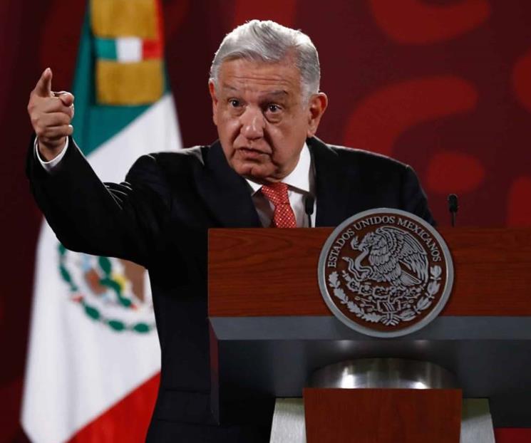 Le canta un tiro AMLO a la oposición para 2024