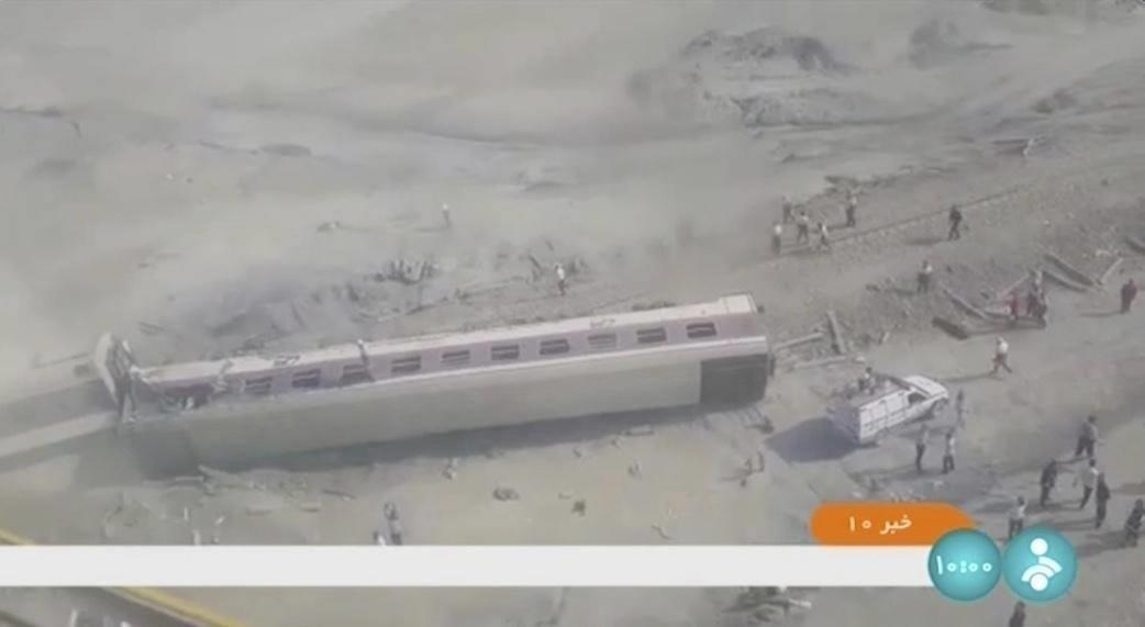 Descarrilamiento de tren en Irán deja 22 muertos