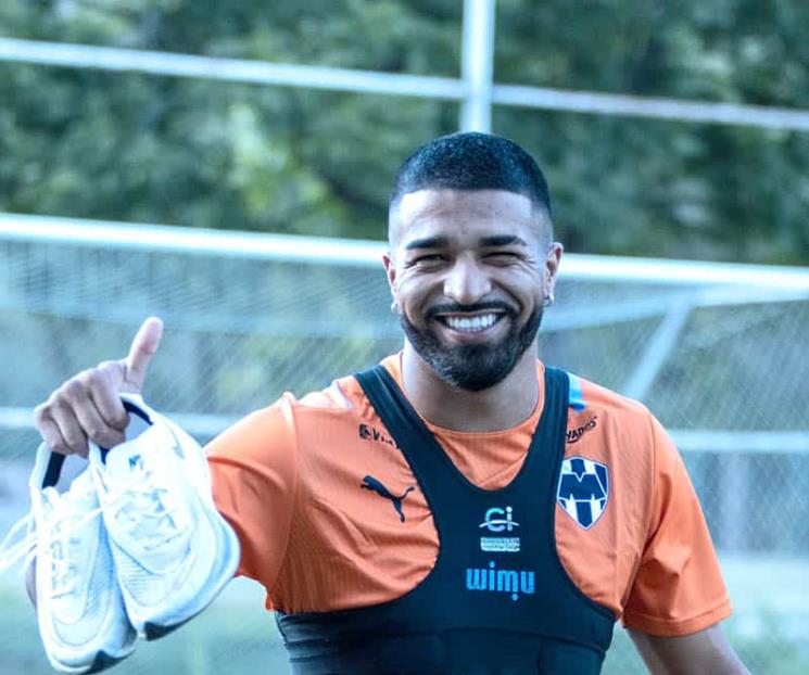 Aguirre, orgulloso por llegar a Rayados