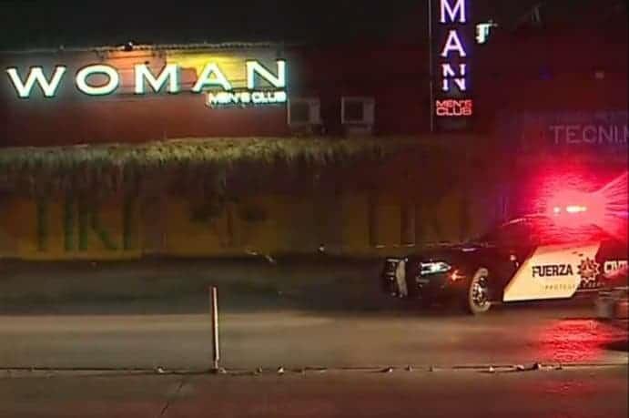Balean a mujer al salir de bar en Lincoln Balean a mujer al salir de bar en Lincoln