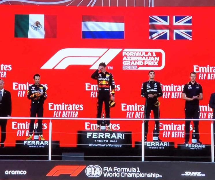 Logra victoria Verstappen en Bakú; Checo queda segundo