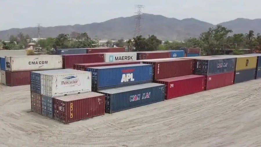 Roba grupo armado 20 contenedores con oro, plata y tvs