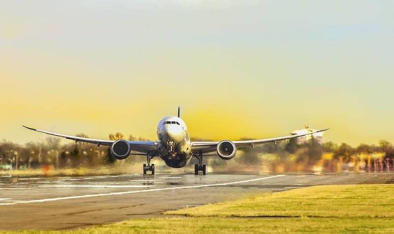Retienen avión venezolano con iraníes a bordo