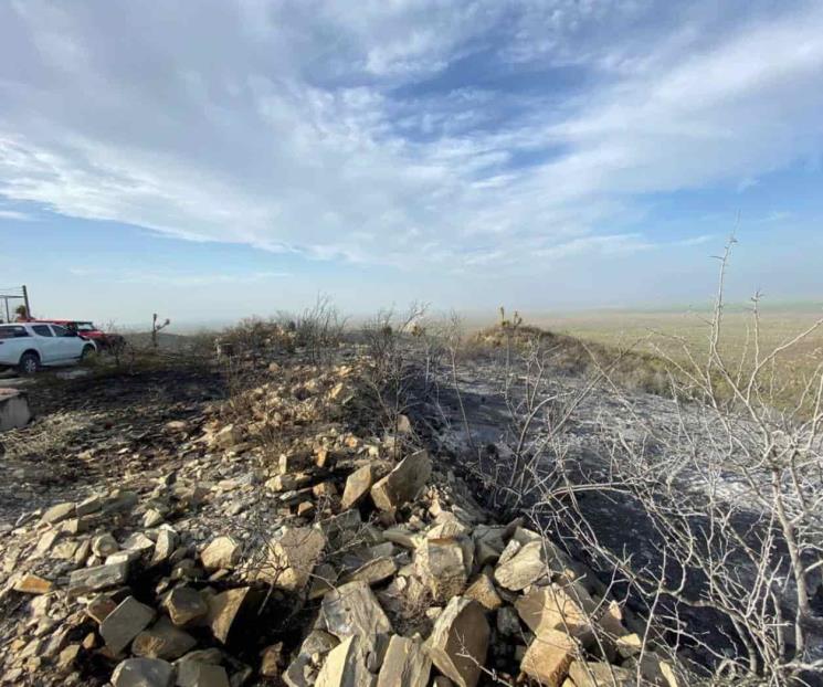 Controlan incendio en Salinas Victoria