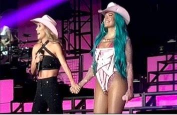 Karol G cumplió su sueño: cantar con Anahí