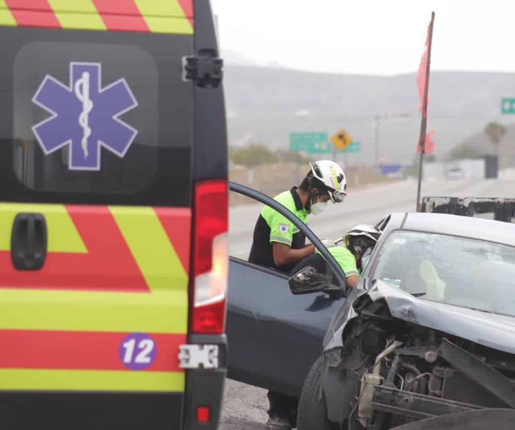 Volcadura en García deja una persona lesionada