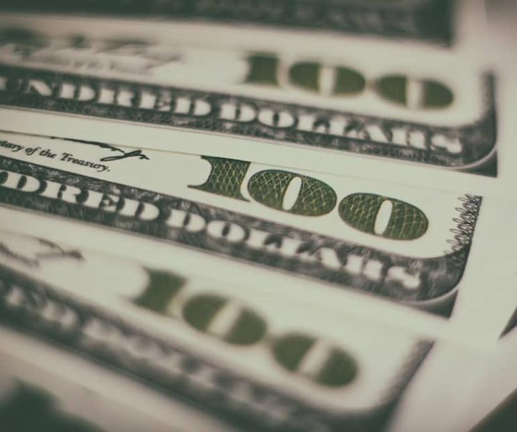 Dólar amanece presionado; supera los 20.50 pesos al mayoreo