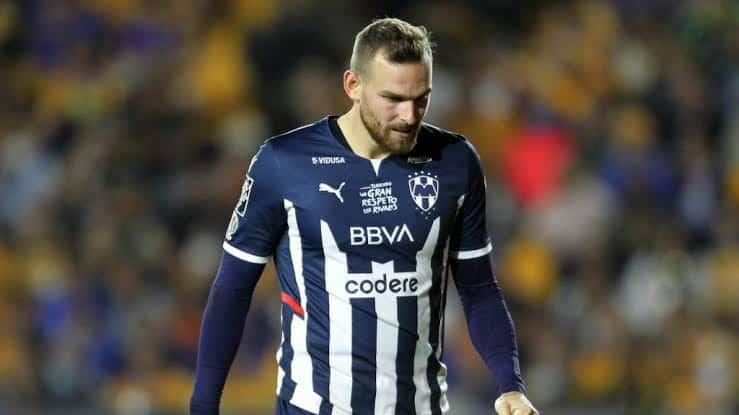 Se iría Janssen al futbol de Bélgica