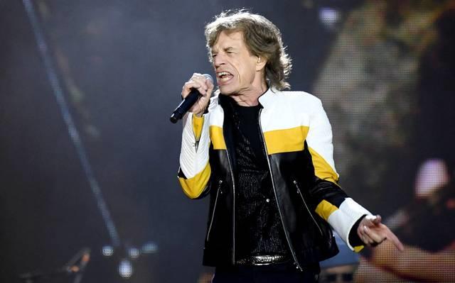 Se contagia Mick Jagger de Covid-19