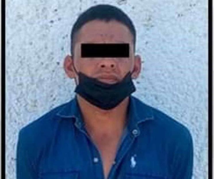 Detienen a tres por portar armas y droga en Cadereyta
