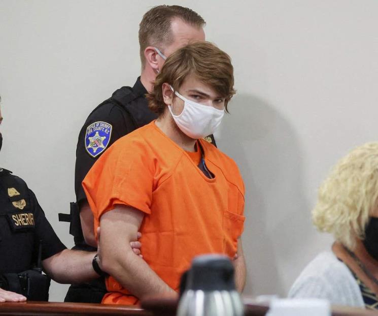 Imputan crímenes de odio a autor de masacre en Buffalo