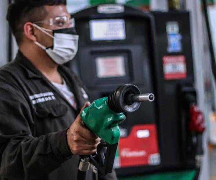 Seguirán gasolinas y luz sin aumento, garantiza AMLO