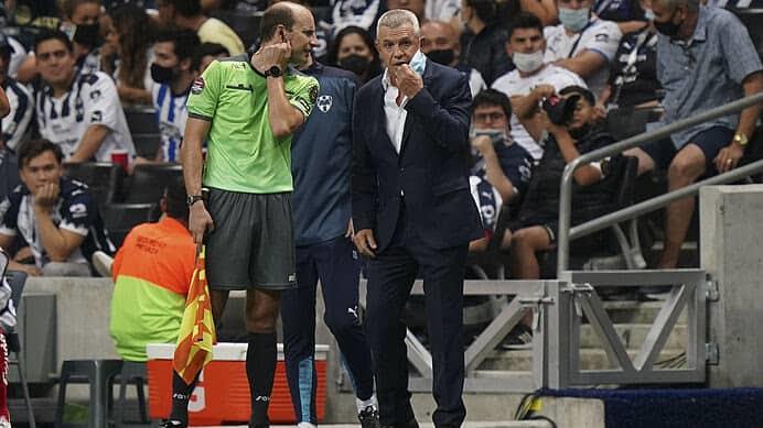 Arremete Javier Aguirre contra jugadores y Liga Mx