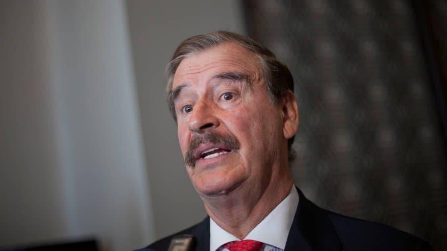 Cuestionan FCH y Fox a AMLO por orden a militares