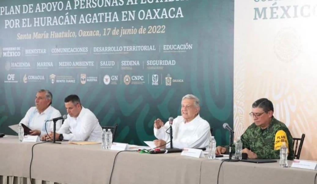 Ordena entrega de apoyos a damnificados de Agatha