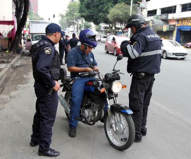 Falta regular circulación de motos, dicen expertos