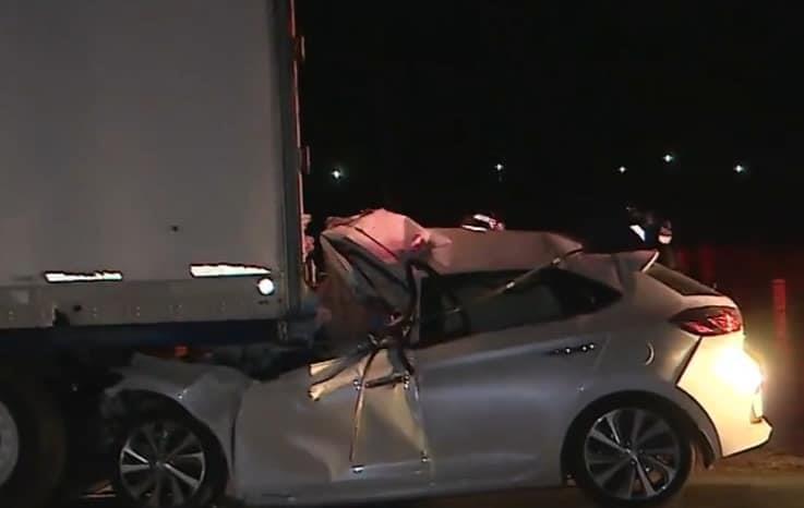 Muere conductor tras estrellarse con tráiler