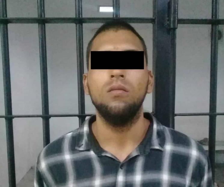 Lo detienen por portar droga en Santa Catarina