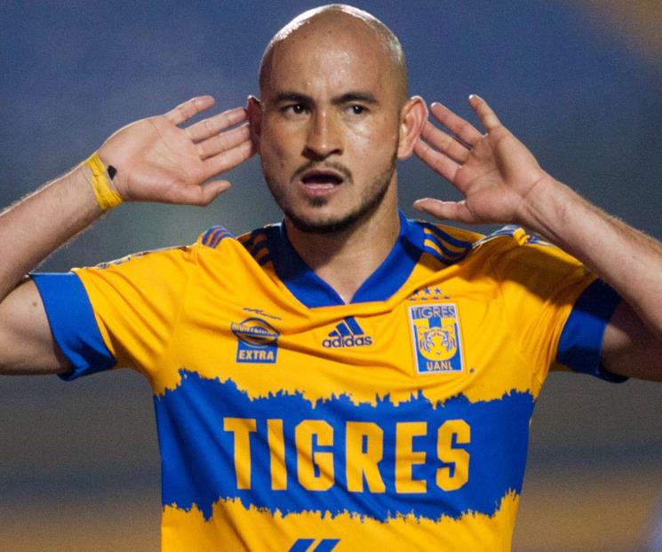 Charly con un pie fuera de Tigres