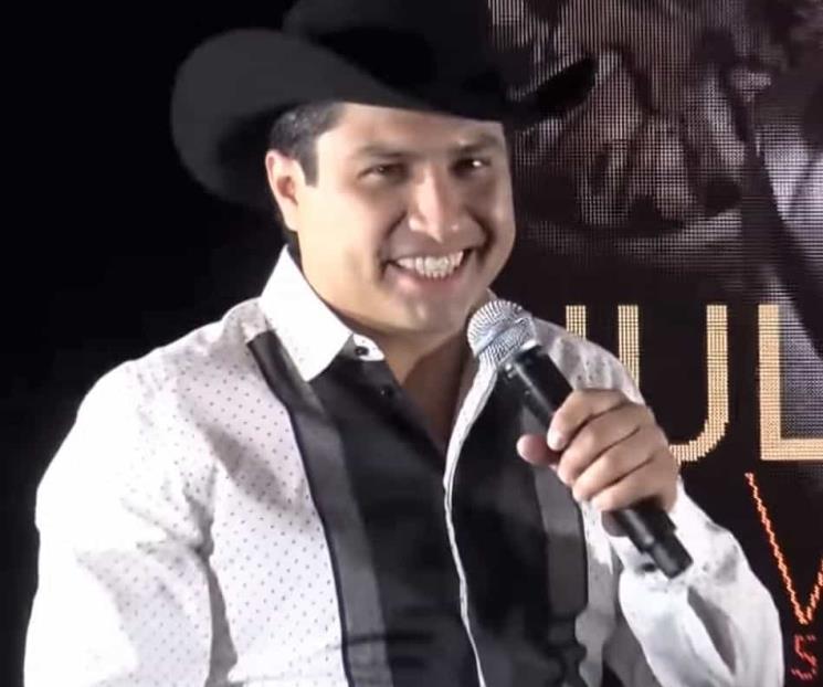 Julión Álvarez y sus fans celebran su regreso a Spotify